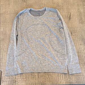 Lululemon Woman’s Swiftly Relaxed Long-Sleeve Shirt
Hip Length
